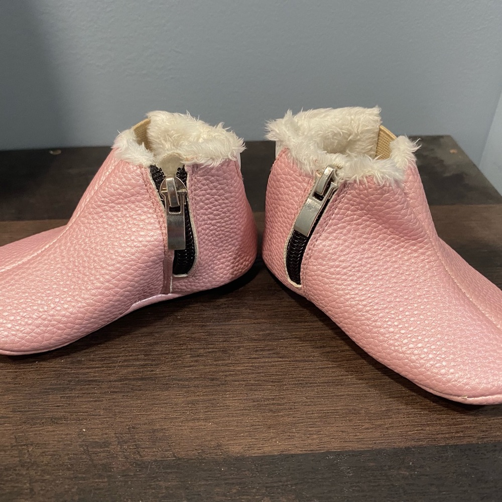 Baby booties - Picture 2 of 5